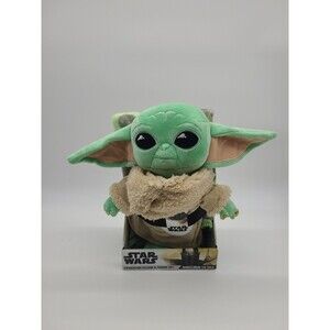 Star Wars Mandalorian The Child Small Pillow & 40" X 50" Throw Set